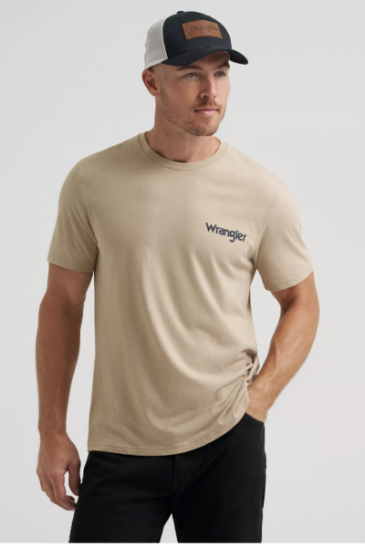 BUCKIN' BACK GRAPHIC T-SHIRT